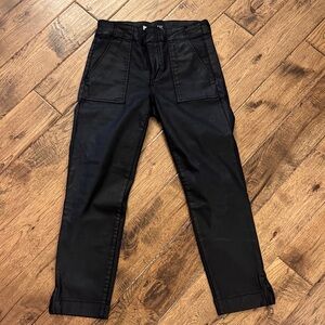 Kut from the Kloth Reese Black Coated Straight-Leg Pants size 6